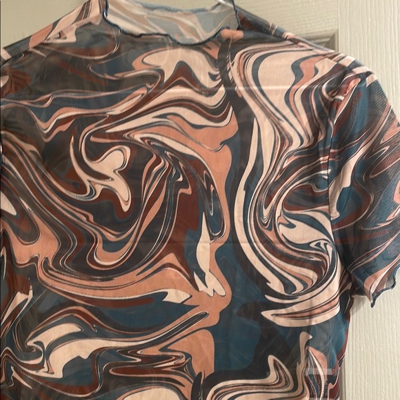 Sheer Swirl Pattern Top - Picture 2 of 2